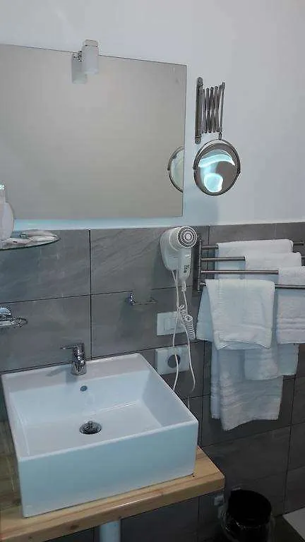 Отель Alexander House Катания